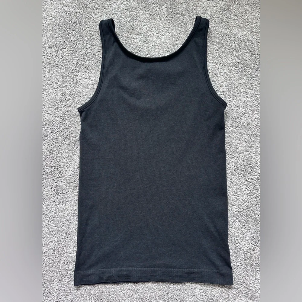 Seek Simplicity Tank Top - Picture 5 of 6